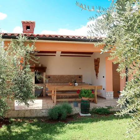 Martina-2 By Interhome * 크르니카