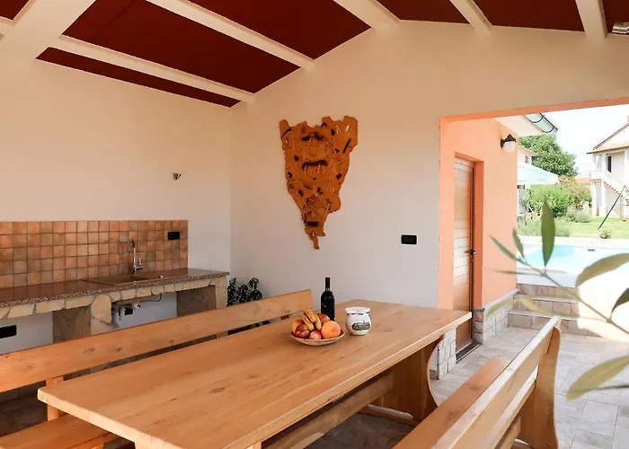 Martina-2 By Interhome 크르니카